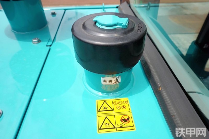 神钢SK220XD-10挖掘机局部