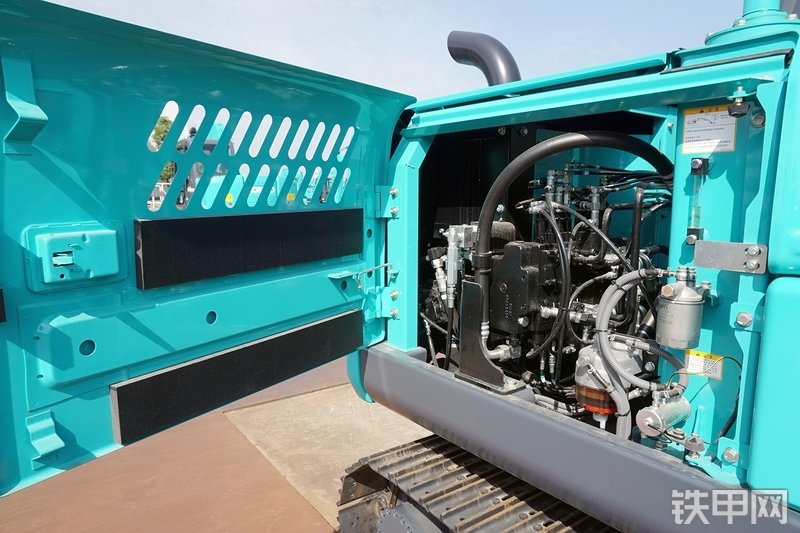 神钢SK75-8挖掘机局部