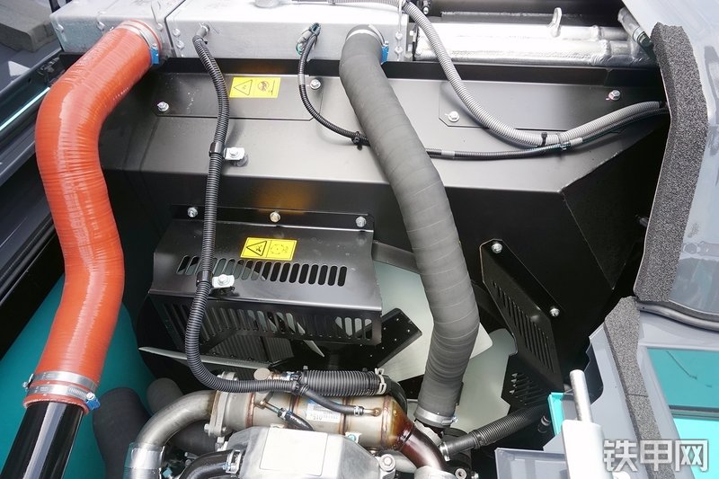 神钢SK380XD-10挖掘机局部