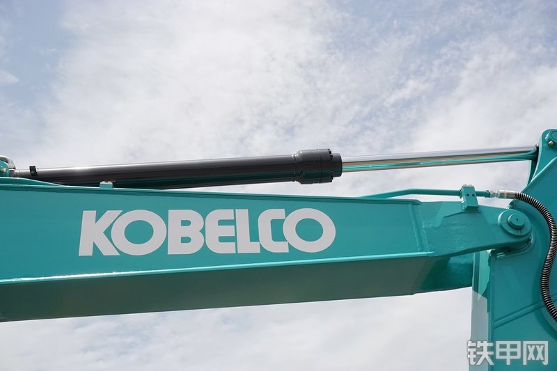 神钢SK220XD-10挖掘机局部