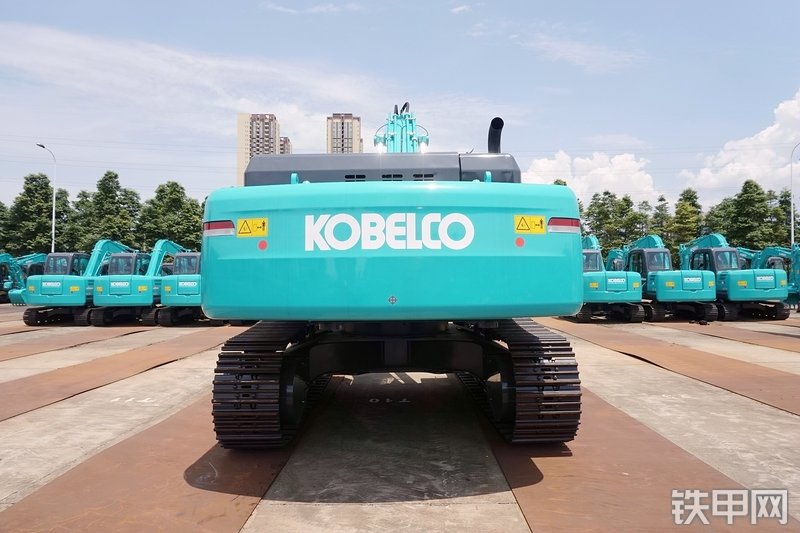 神钢SK460-8挖掘机整机外观