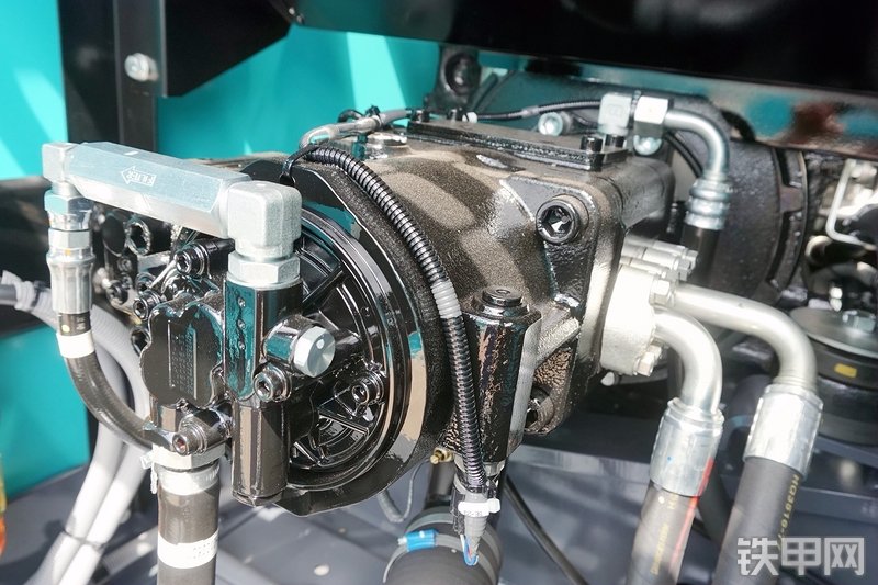 神钢SK270XD-10挖掘机局部