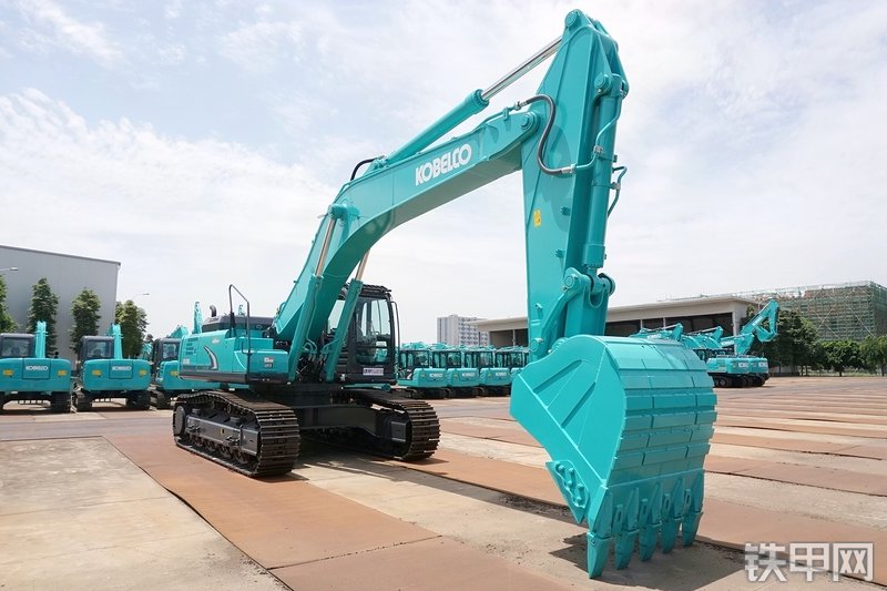 神钢SK460-8挖掘机整机外观