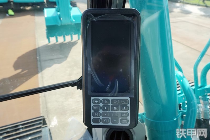 神钢SK210LC-10挖掘机局部