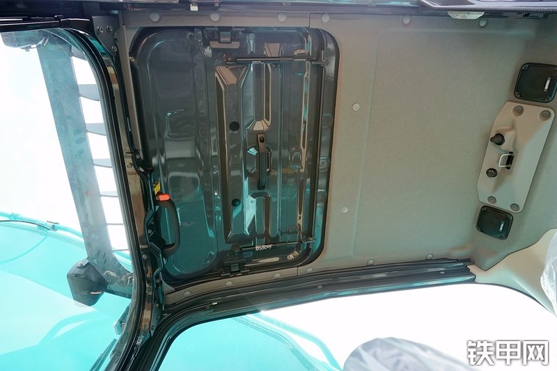 神钢SK380XD-10挖掘机局部