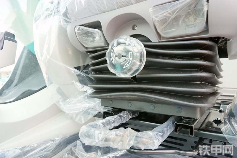 神钢SK380XD-10挖掘机局部