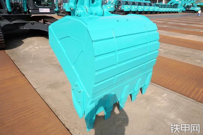 神钢SK210LC-10挖掘机局部