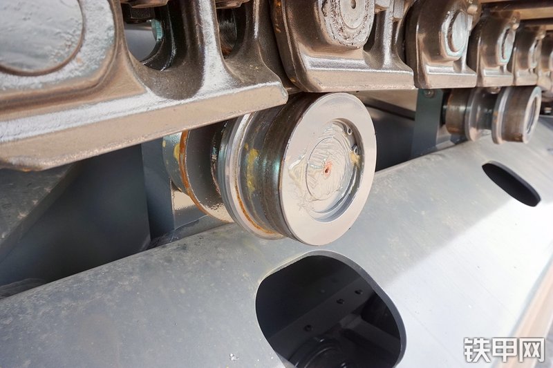 神钢SK460-8挖掘机局部