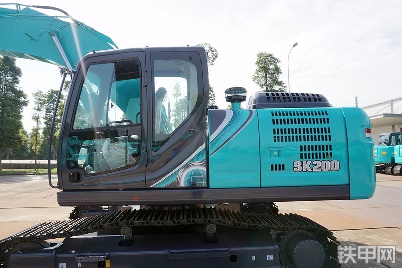 神钢SK200-10挖掘机整机外观