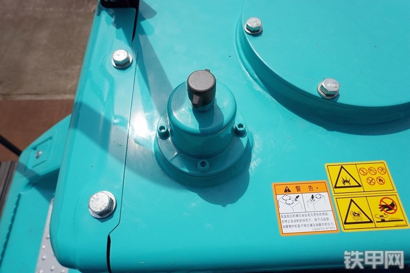 神钢SK270XD-10挖掘机局部