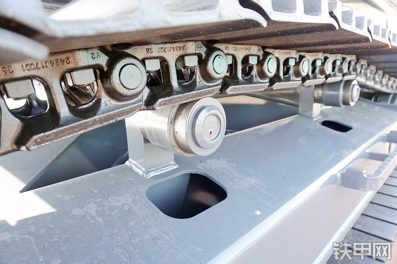 神钢SK210LC-10挖掘机局部