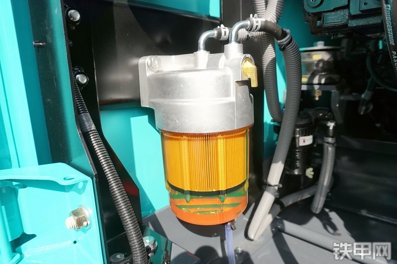 神钢SK210LC-10挖掘机局部