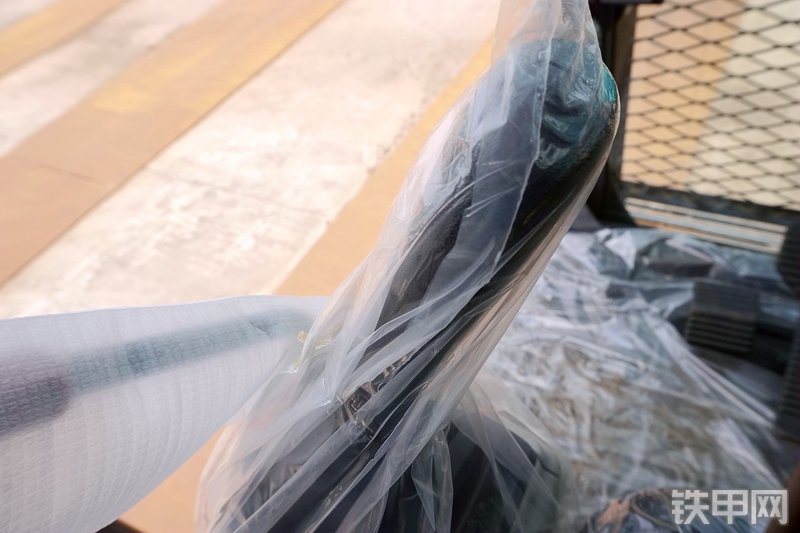 神钢SK220XD-10挖掘机局部