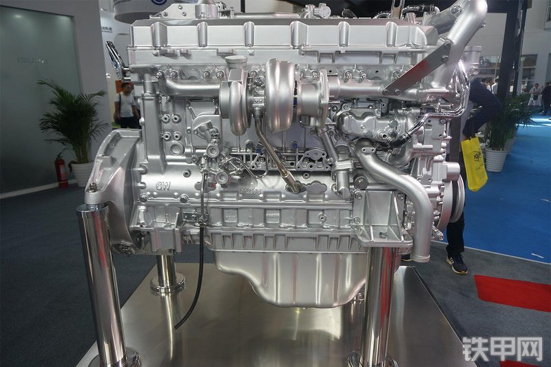 五十铃6WG1X发动机整机外观