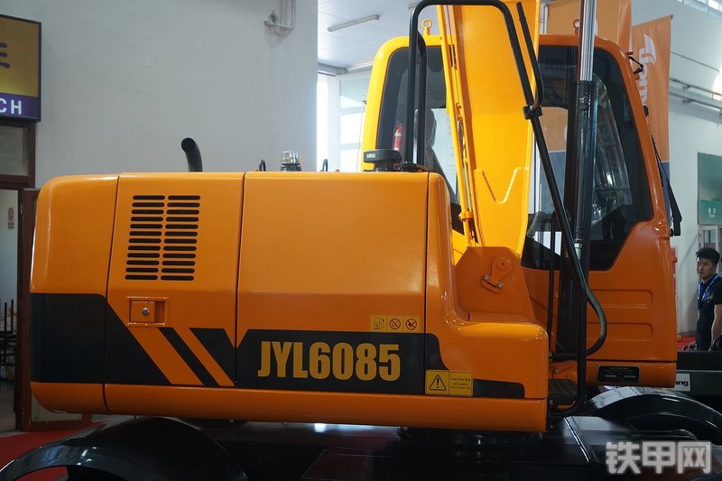 詹阳重工JYL6085挖掘机展会( )