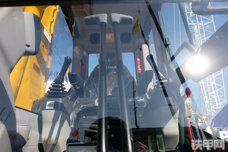 国机重工GE220H挖掘机展会( )