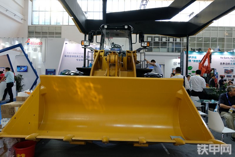龙工LG855N装载机展会( )