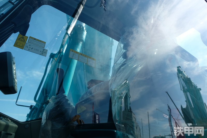 山河智能SWE215E挖掘机展会( )