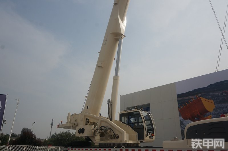 国机重工gtc080起重机展会( )