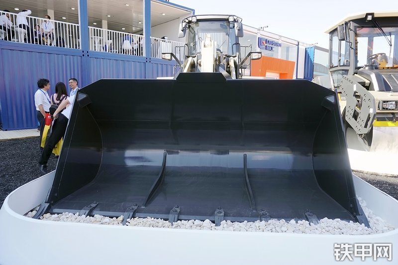 柳工CLG870H装载机展会( )