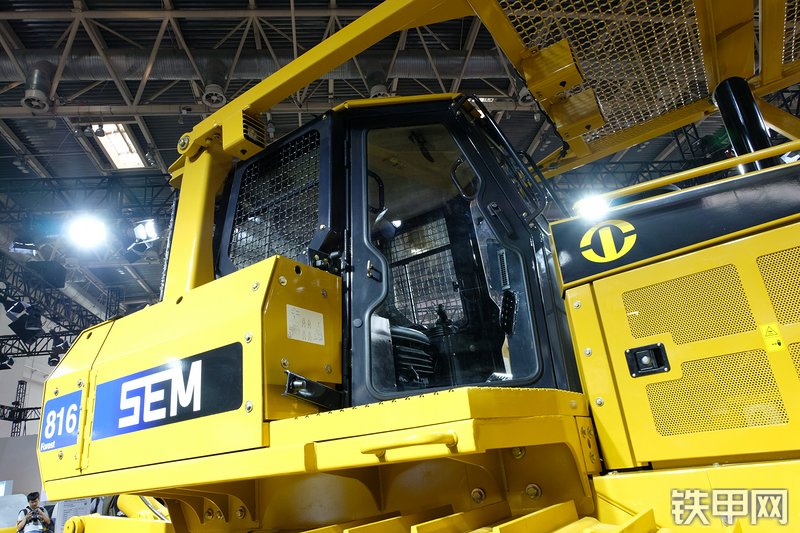山工SEM816-森林型推土机展会( )