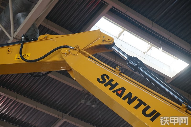 山推SE130-9挖掘机展会( )