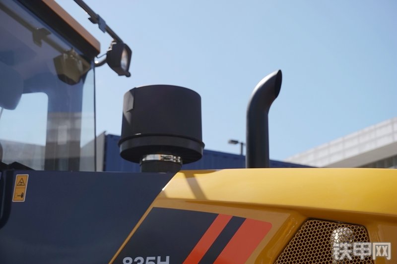 柳工CLG835H装载机展会( )