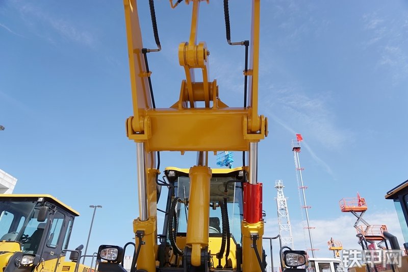 德工DG956N装载机展会( )