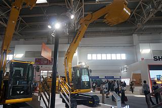山推SE130-9挖掘机展会( )