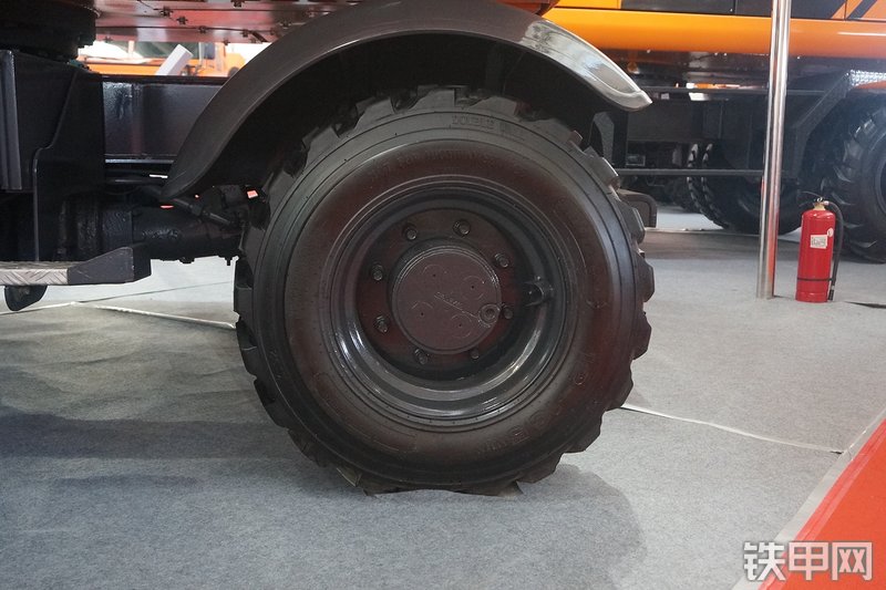 詹阳重工JYL6085挖掘机展会( )