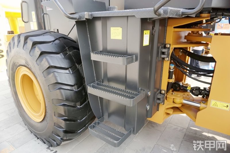 中泽华威HM856HG装载机展会( )