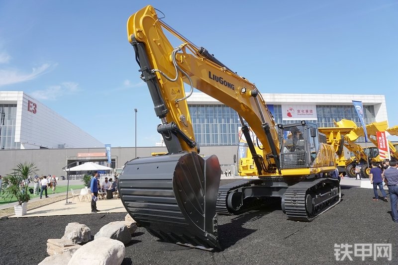 柳工CLG950E挖掘机展会( )