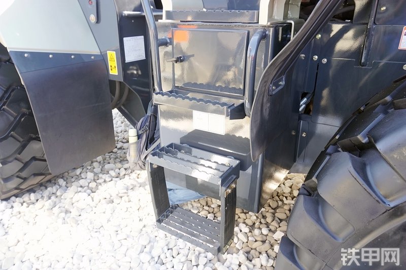 柳工CLG870H装载机展会( )