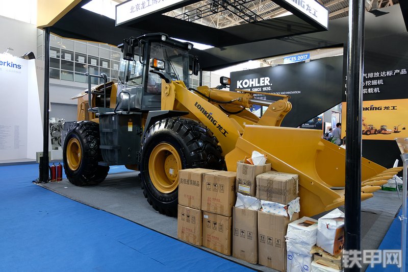 龙工LG855N装载机展会( )