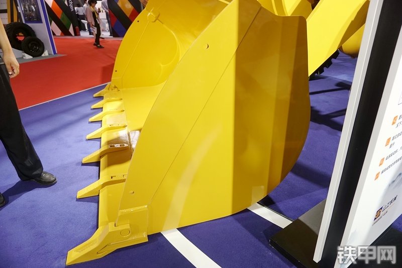 山工SEM655D装载机展会( )