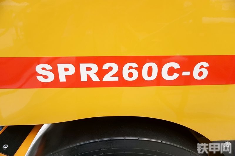 三一重工SPR260C-6压路机局部
