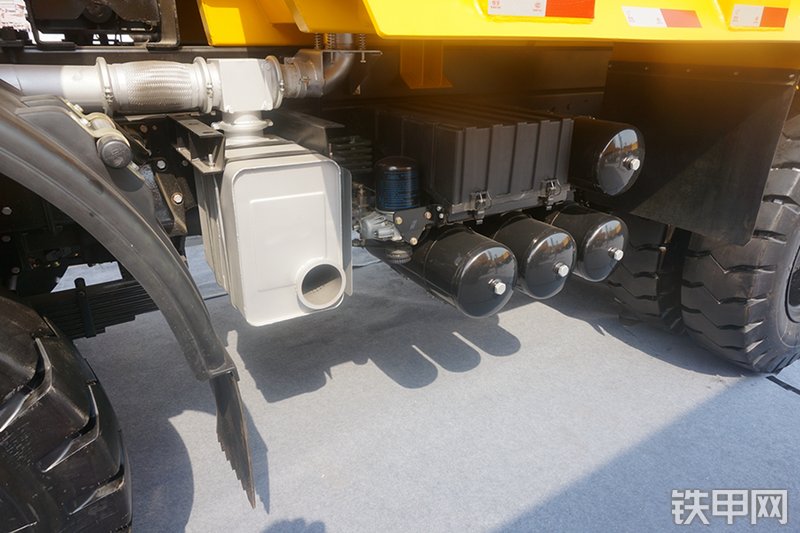 同力TL855非公路自卸车展会( )