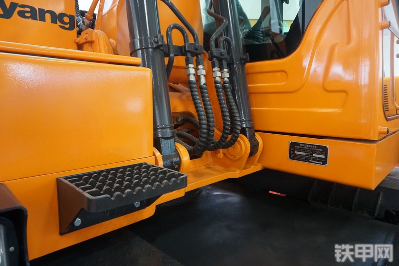 詹阳重工JYL615F挖掘机展会( )