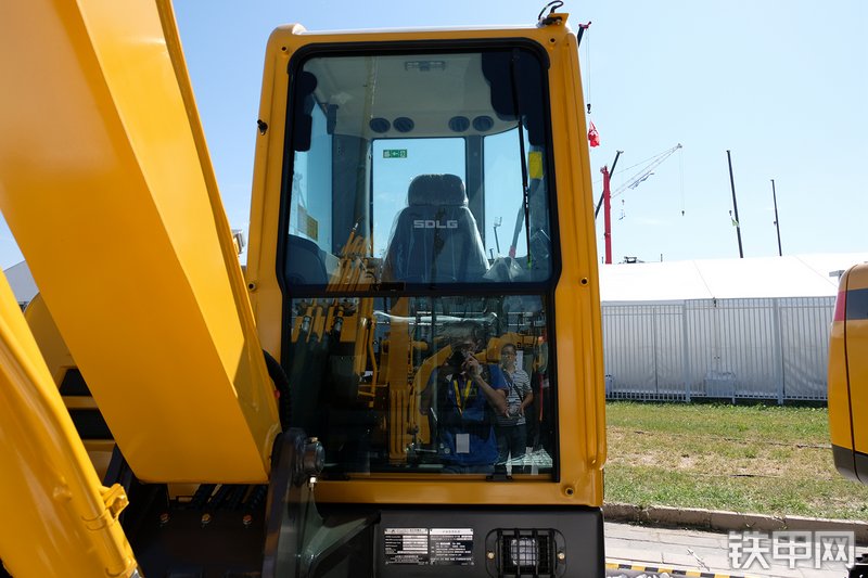 山东临工E660FL挖掘机图解( )