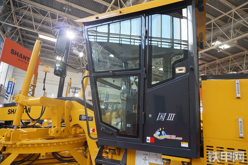 山推SG21-3平地机展会( )