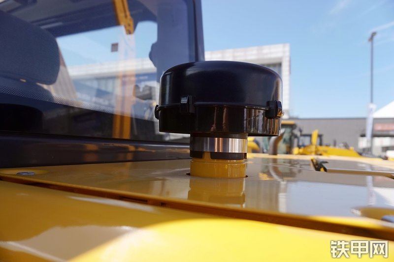 柳工CLG9075E挖掘机展会( )