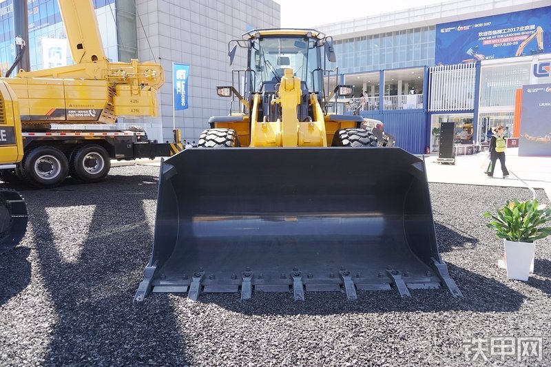 柳工CLG856H装载机展会( )