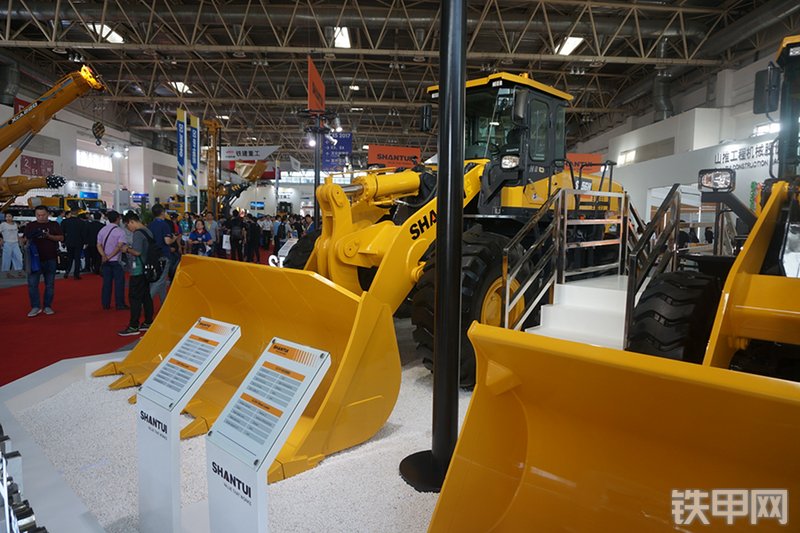 山推SL56H装载机展会( )