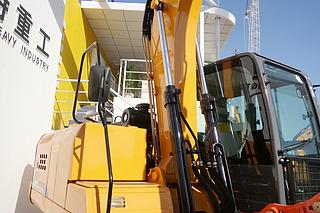 恒特重工HT150-7挖掘机展会( )
