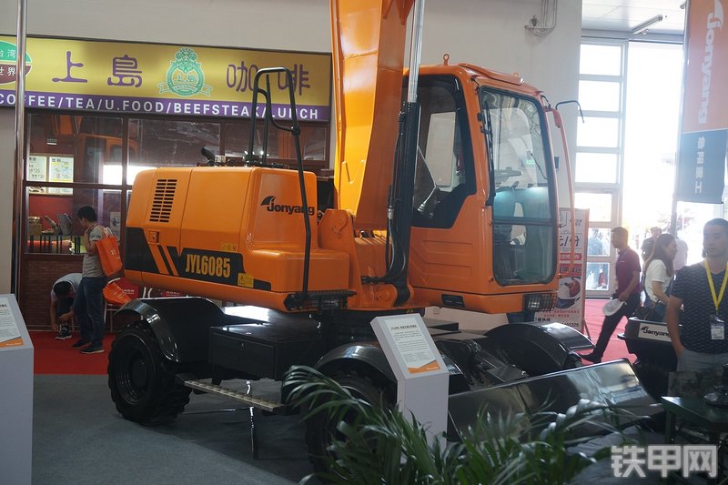詹阳重工JYL6085挖掘机展会( )