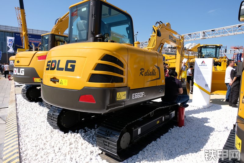 山东临工E660FL挖掘机图解( )