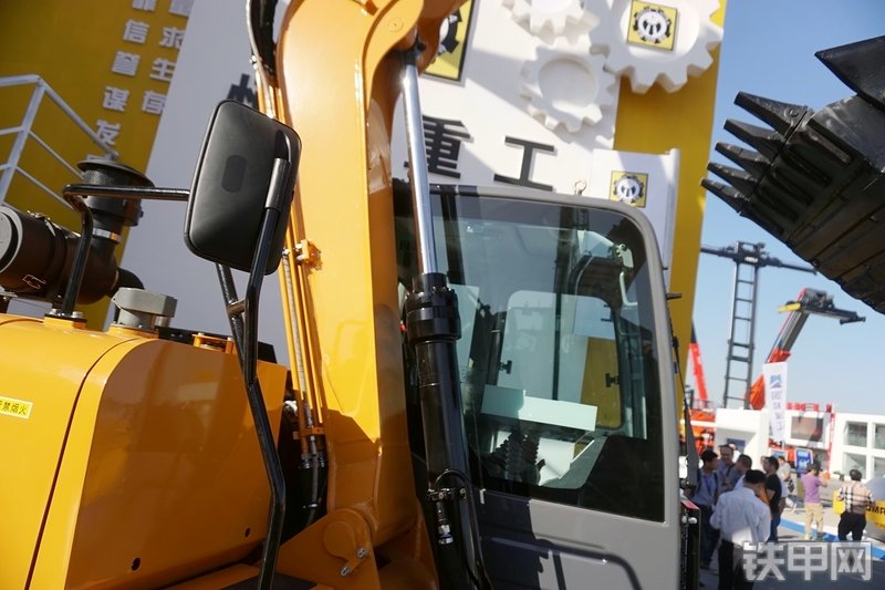 恒特重工HT80-7挖掘机展会( )