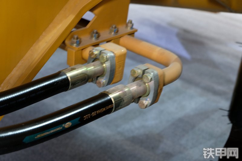 龙工LG855N装载机展会( )