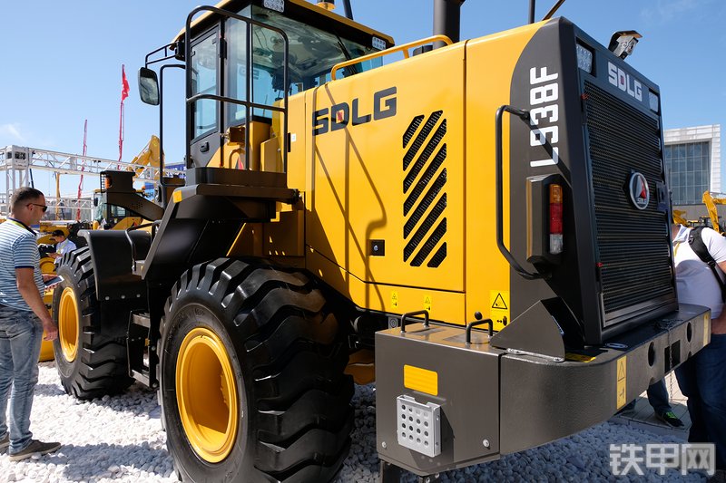 山东临工L938F装载机展会( )