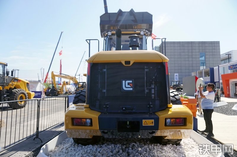 柳工VL80A装载机展会( )